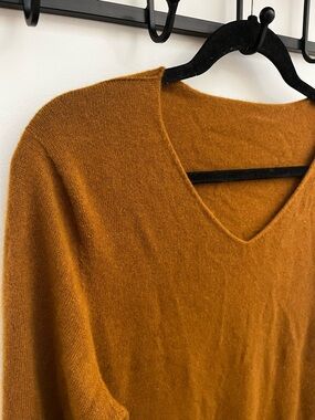 100% Fine Merino Wool V Neck Soft Cozy Brown Sweater XL